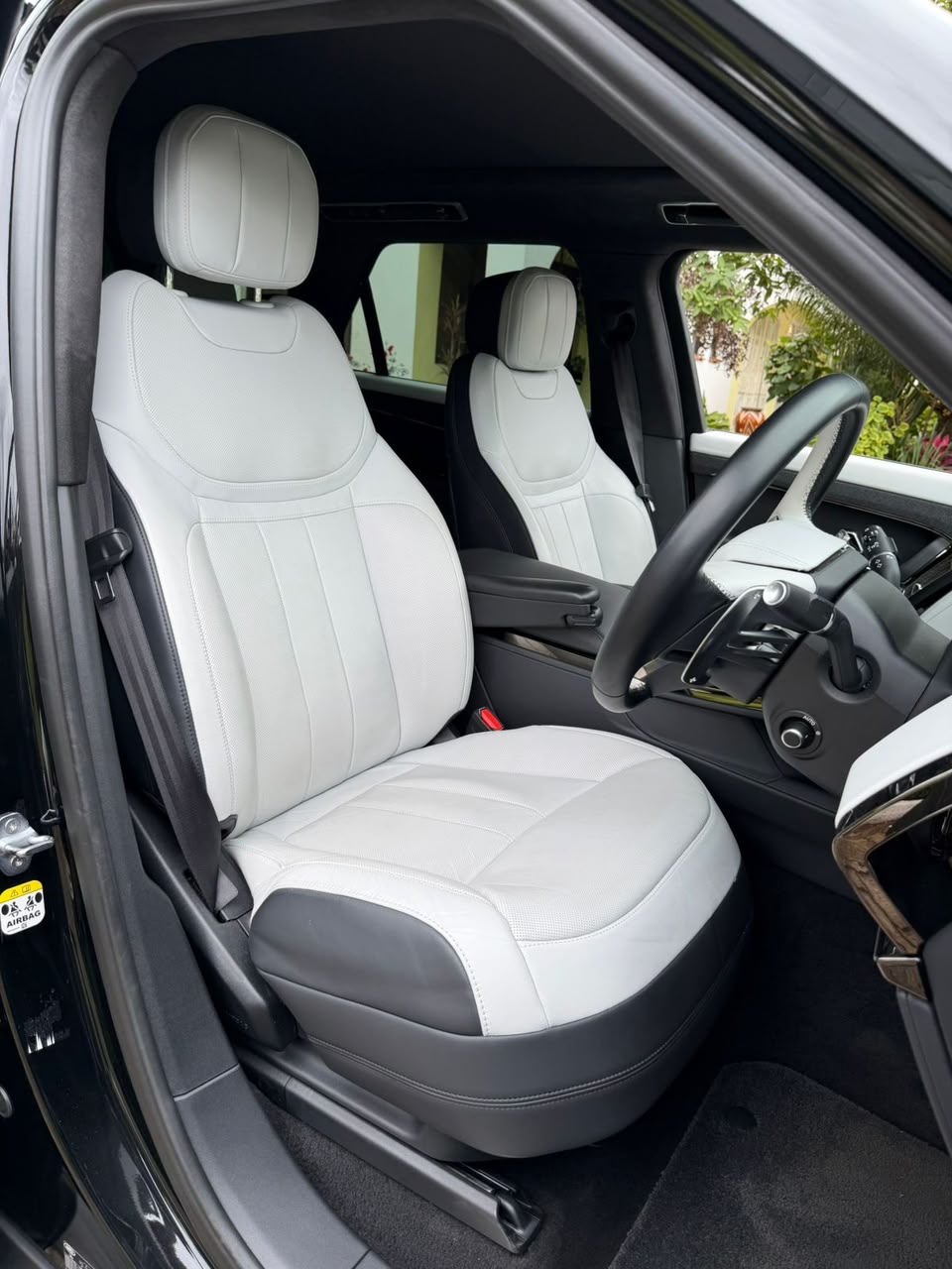 2023 Land Rover Autobiography (New Shape) photo 4