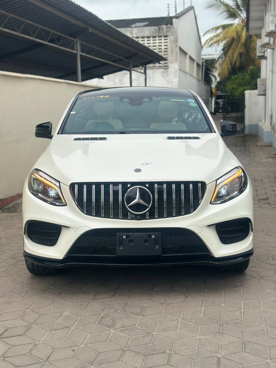2019 Mercedes-Benz GLE 43 AMG 4MATIC Mercedes-Benz photo 2