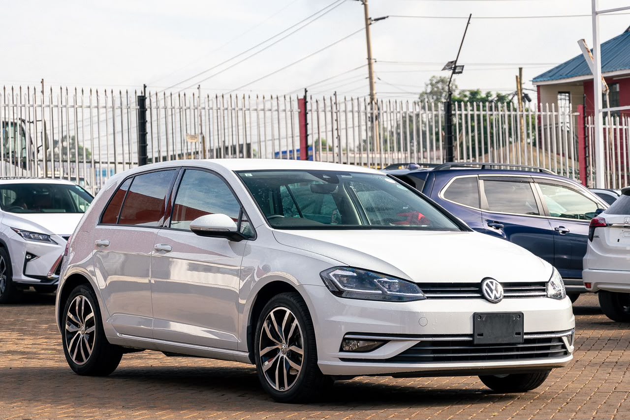 2019 Volkswagen Golf TSI Highline photo 6