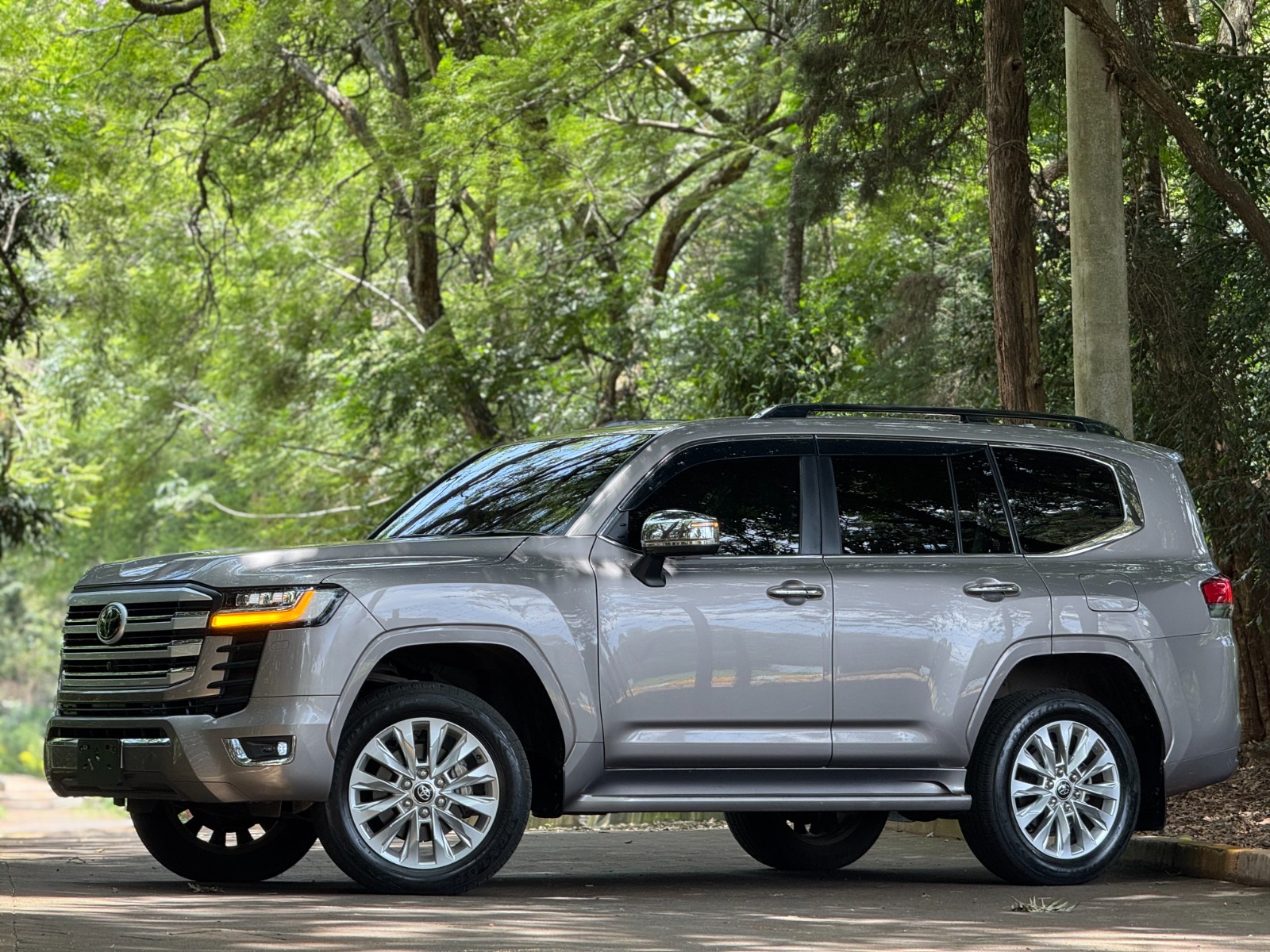 2020 Toyota 𝐇𝐈𝐋𝐔𝐗 photo 20