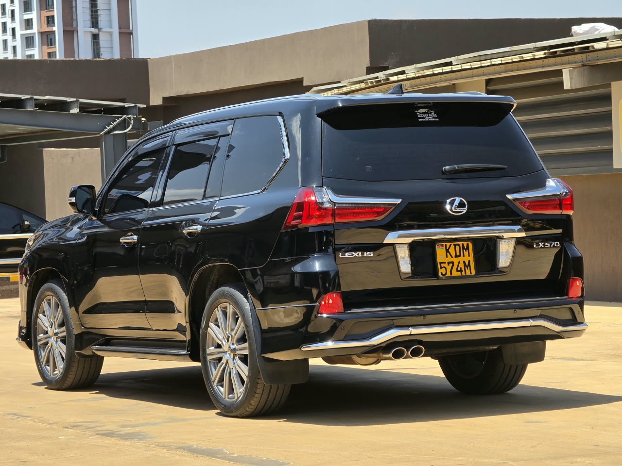 2016 Lexus LX570 photo 20