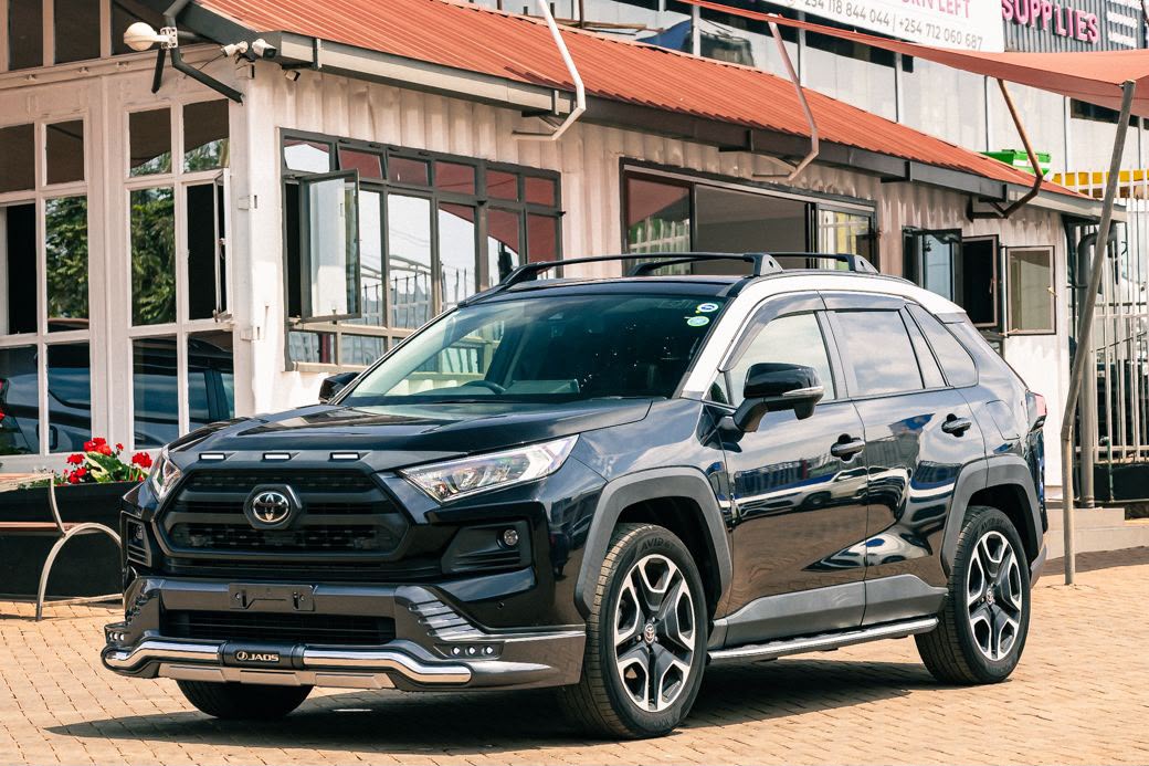 2020 Toyota RAV4 Adventure photo 2