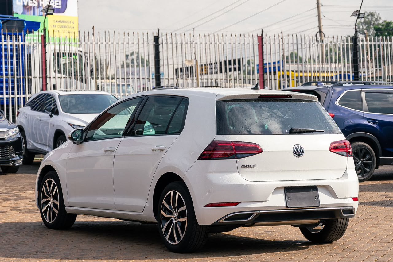 2019 Volkswagen Golf TSI Highline photo 7