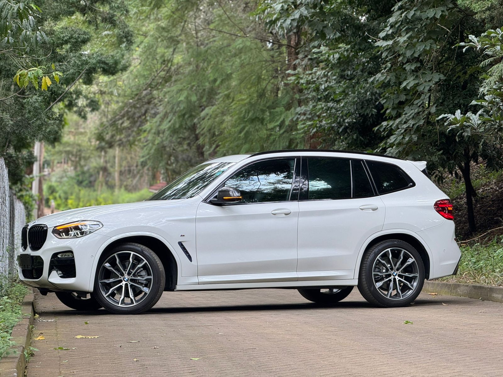 2019 BMW X3 xDrive20d M Sport photo 3