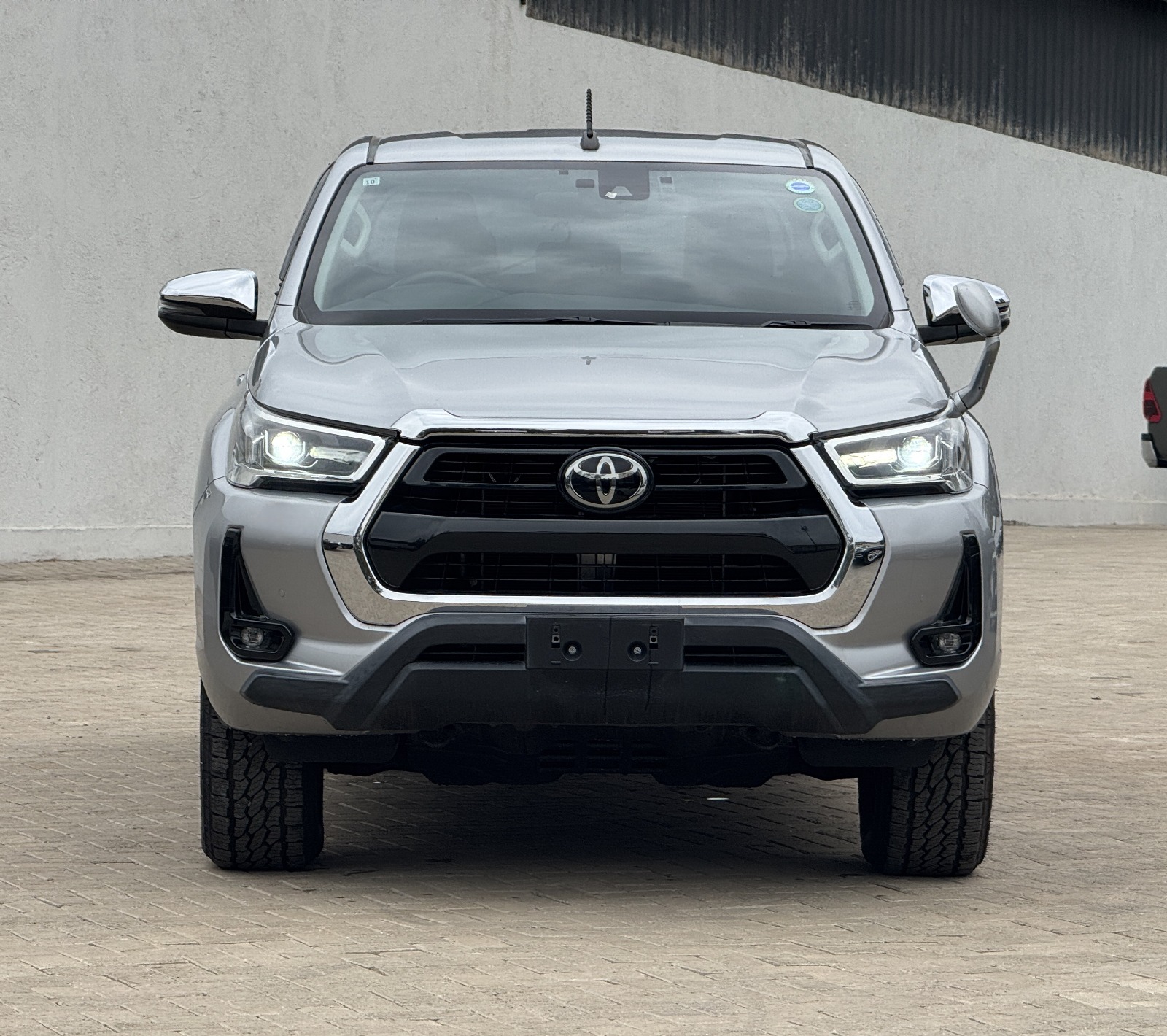 2020 Toyota HILUX photo 4