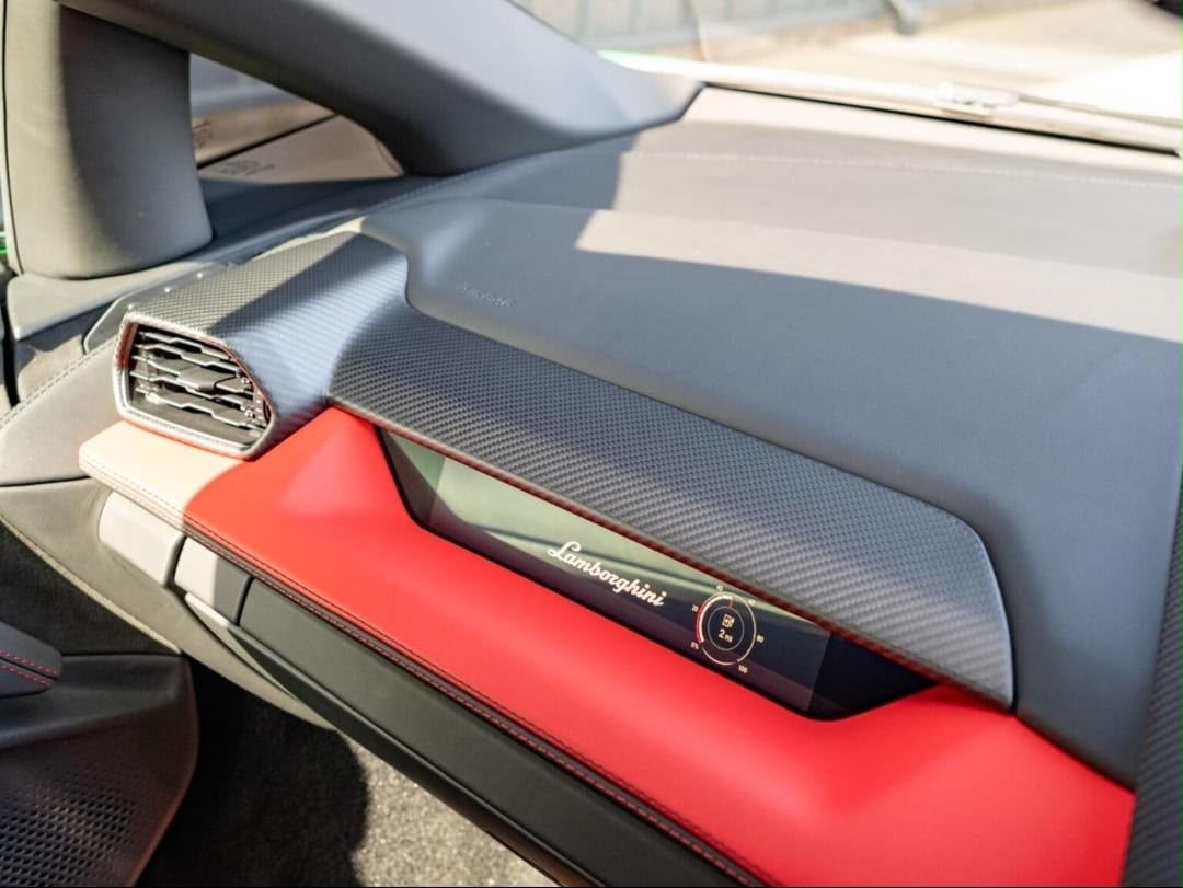 2024 Lamborghini Revuelto photo 6