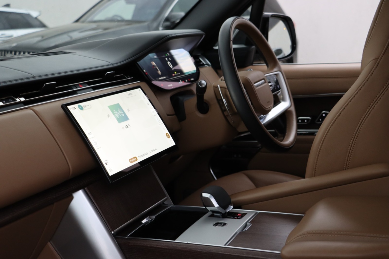 2023 Land Rover 𝐑𝐀𝐍𝐆𝐄 𝐑𝐎𝐕𝐄𝐑 𝐀𝐔𝐓𝐎𝐁𝐈𝐎𝐆𝐑𝐀𝐏𝐆𝐇𝐘 photo 12