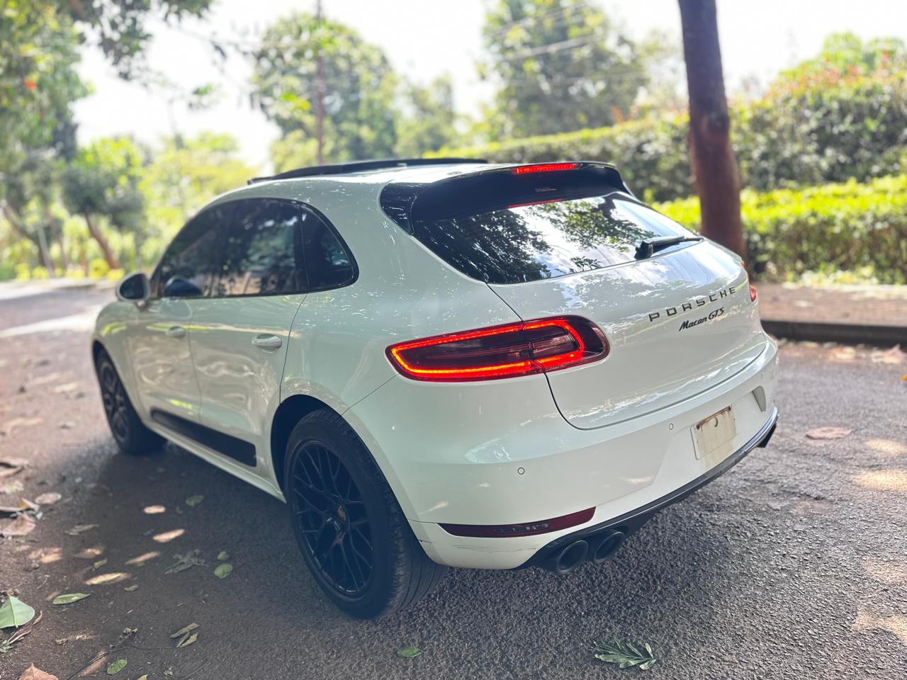 2017 Porsche PORSCHE MACAN GTS photo 12
