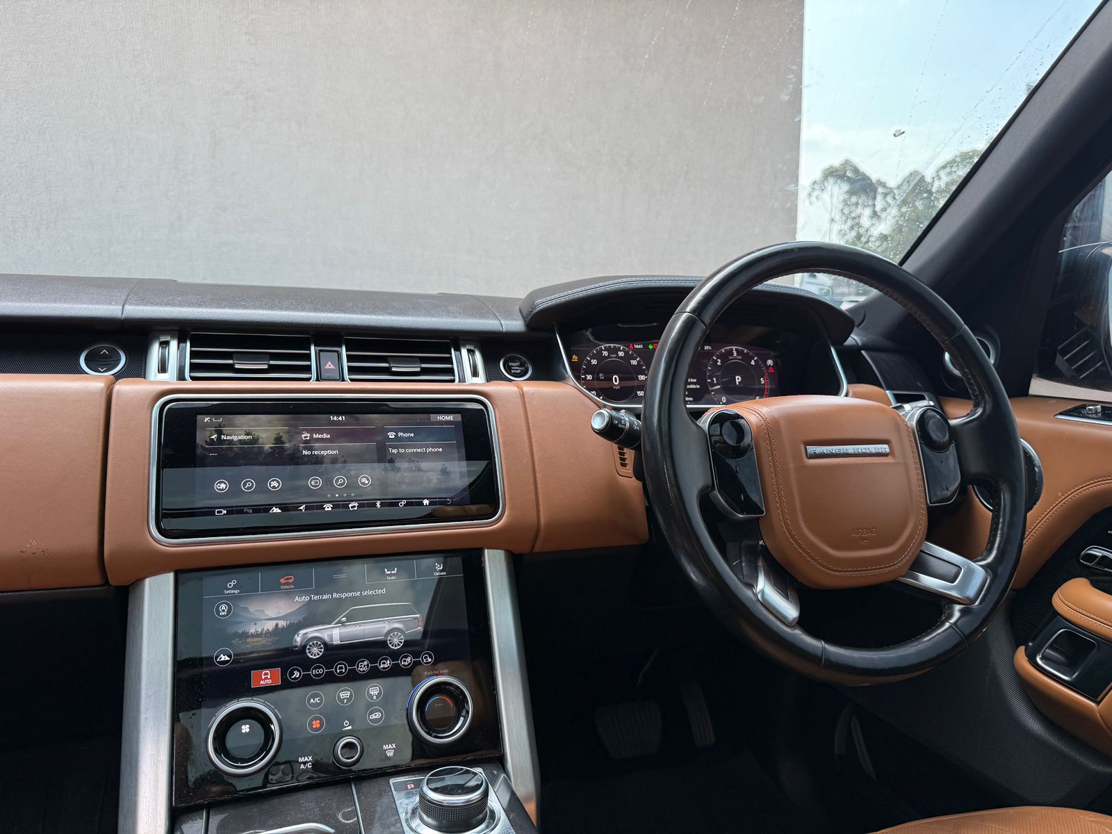 2018 Land Rover Range Rover Vogue photo 9