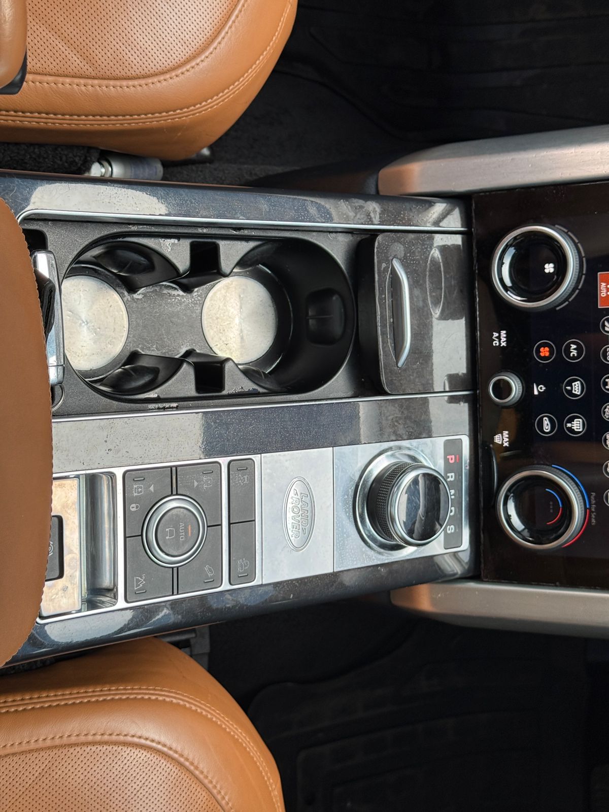 2018 Land Rover Range Rover Vogue photo 13