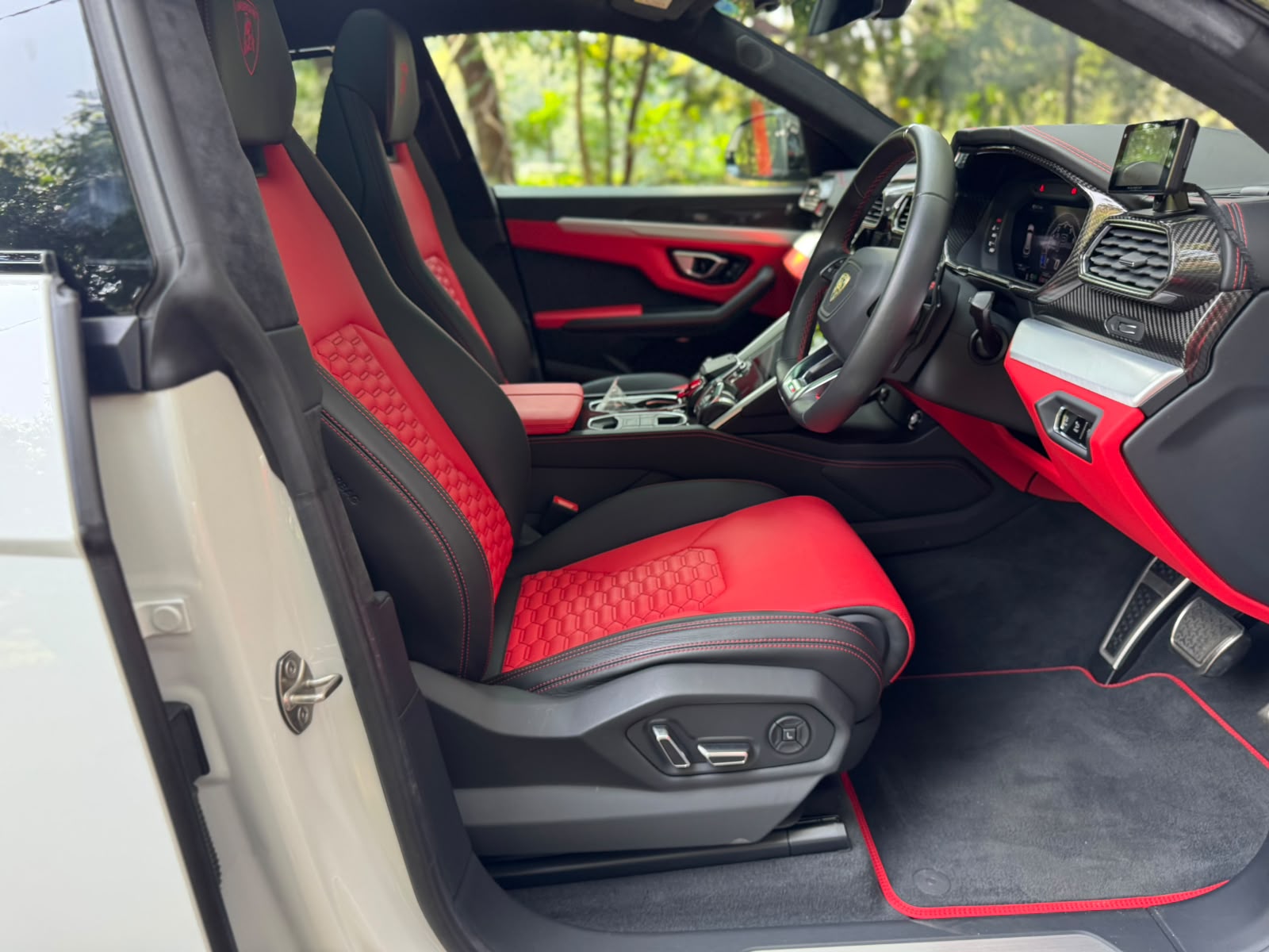 2020 𝐋𝐚𝐦𝐛𝐨𝐫𝐠𝐡𝐢𝐧𝐢 Urus photo 6