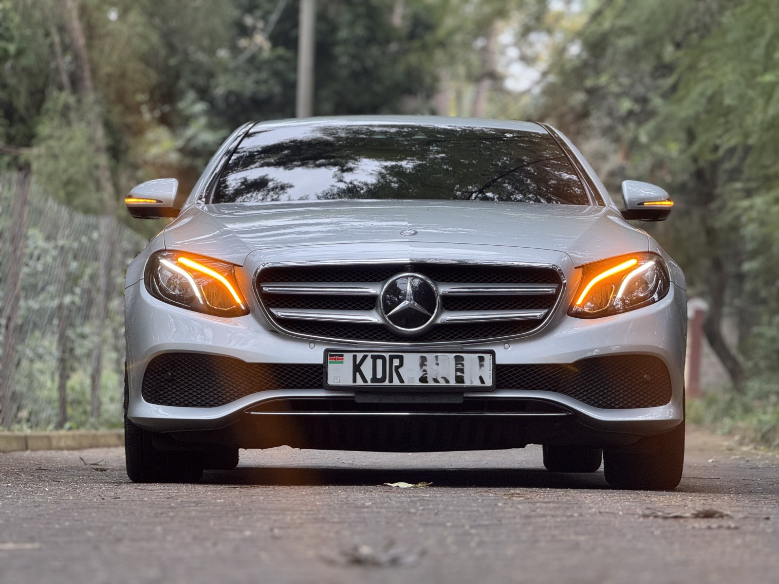 2017 Mercedes 𝐌𝐞𝐫𝐜𝐞𝐝𝐞𝐬 𝐁𝐞𝐧𝐳 𝐄𝟐0𝟎 photo 10