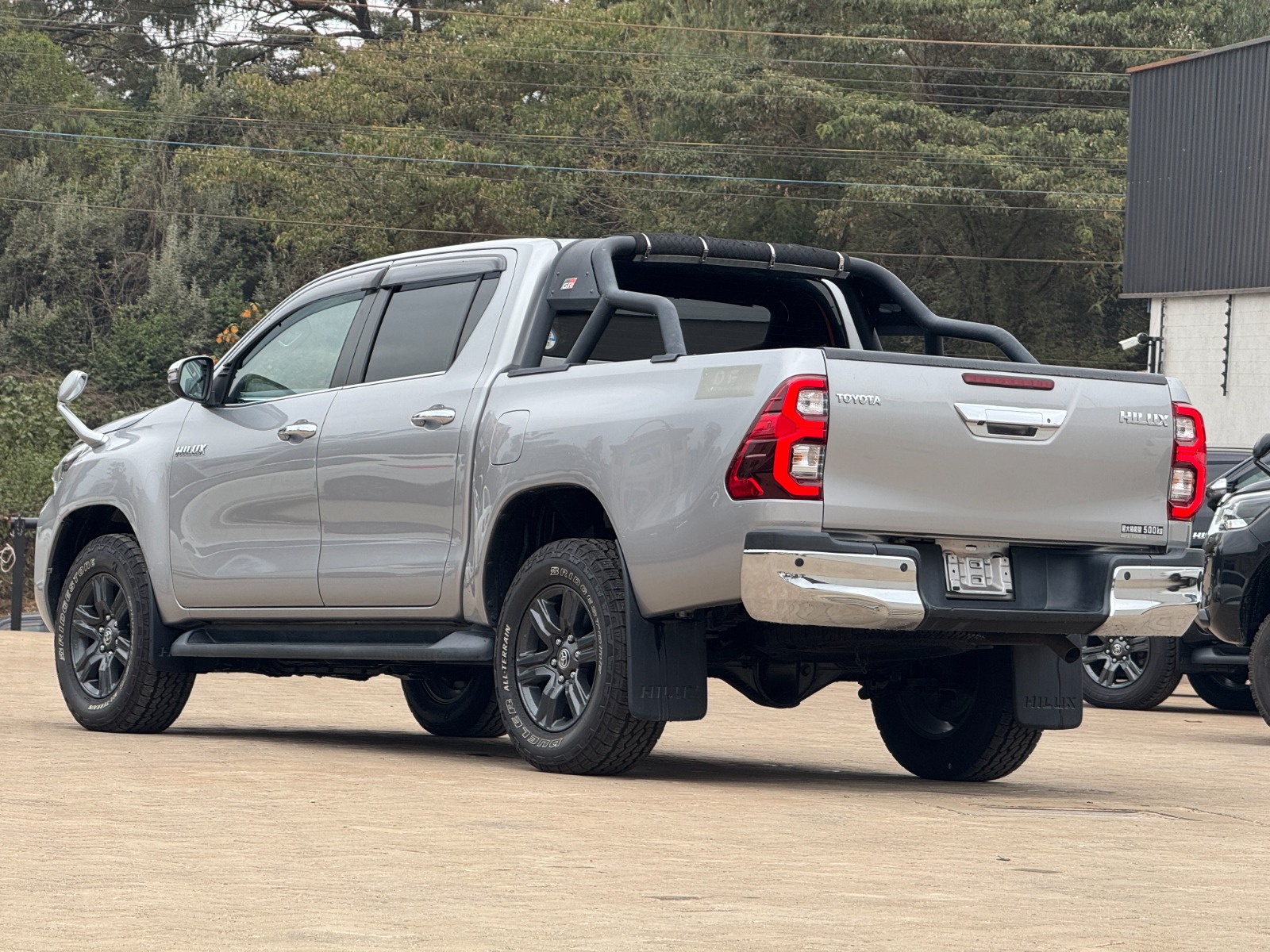 2020 Toyota HILUX photo 3