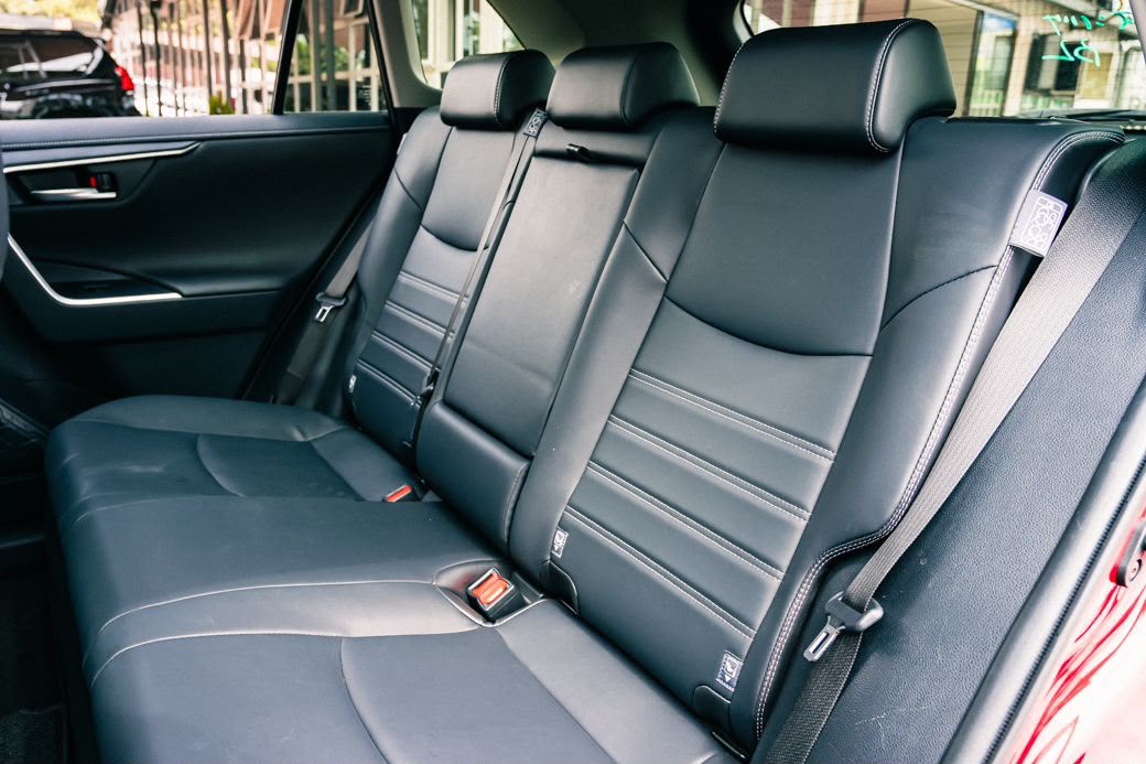 2019 Toyota RAV4 Hybrid photo 5