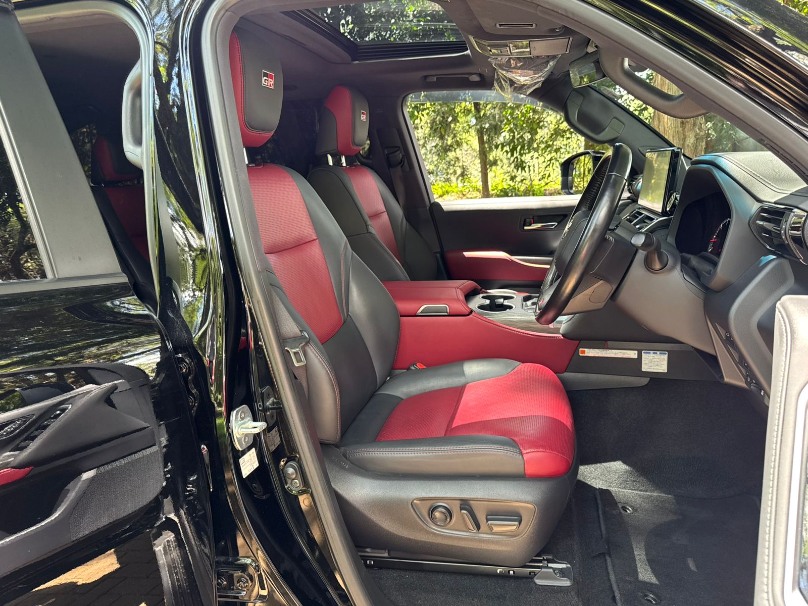 2022 Toyota 𝐋𝐀𝐍𝐃𝐂𝐑𝐔𝐈𝐒𝐄𝐑 𝐋𝐂𝟑𝟎𝟎 𝐆𝐑 𝐒𝐏𝐎𝐑𝐓 photo 19