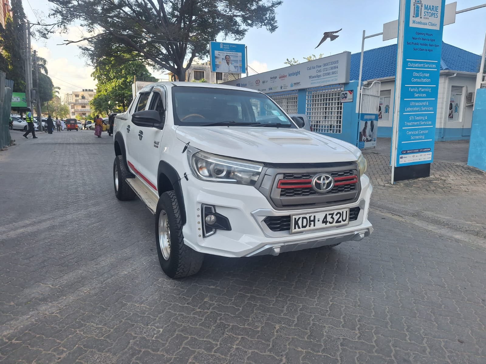 2012 Toyota HILUX REVOLUTION Double Cab Pickup photo 11