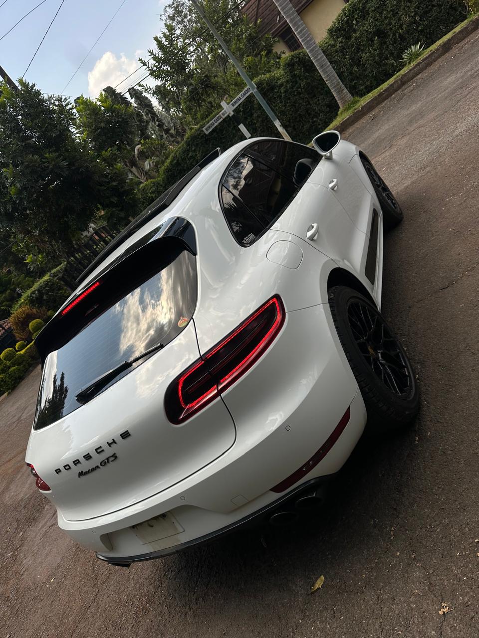 2017 Porsche PORSCHE MACAN GTS photo 5
