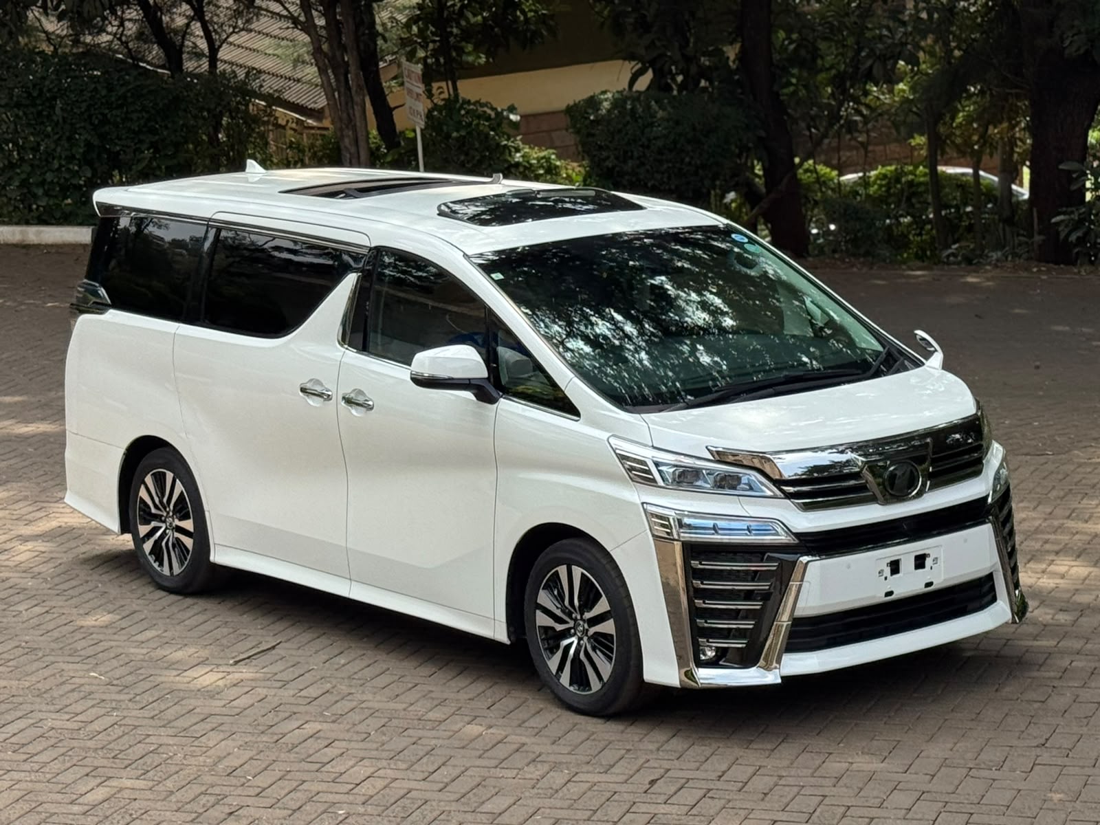 2019 Toyota 𝐕𝐄𝐋𝐋𝐅𝐈𝐑𝐄 photo 18