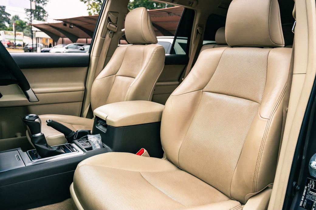 2021 Toyota Land Cruiser Prado VXL photo 7