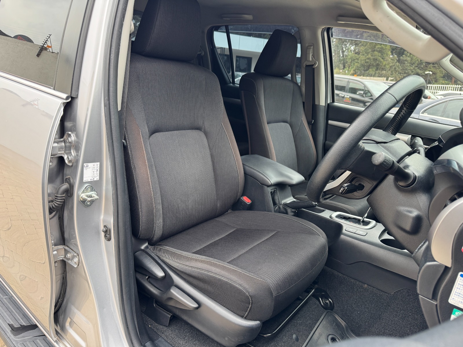 2020 Toyota HILUX photo 14