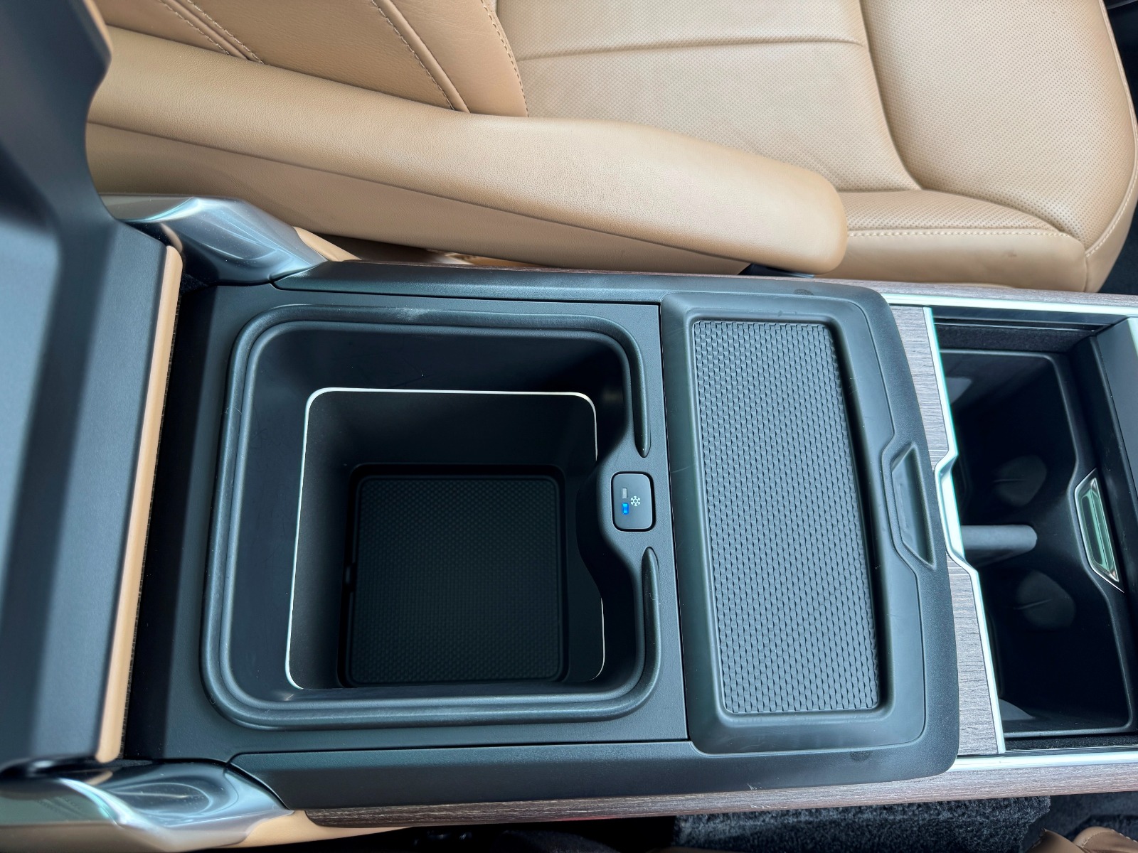 2023 Land Rover 𝐑𝐀𝐍𝐆𝐄 𝐑𝐎𝐕𝐄𝐑 𝐀𝐔𝐓𝐎𝐁𝐈𝐎𝐆𝐑𝐀𝐏𝐆𝐇𝐘 photo 9