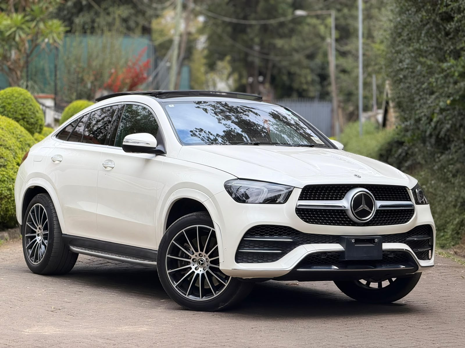 2020 Mercedes GLE400D AMG Line 4MATIC | BOUNCE EDITION photo 9