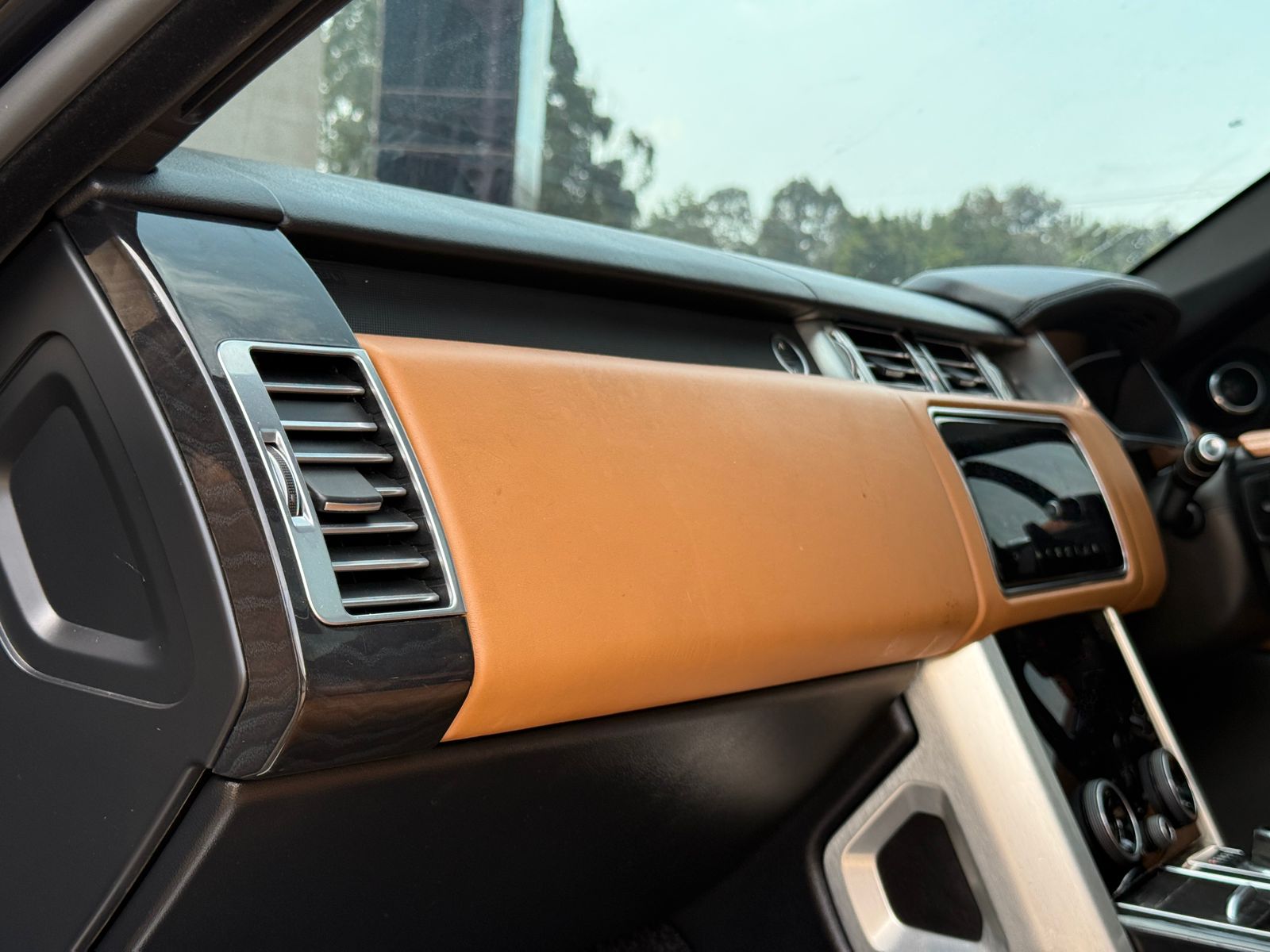 2018 Land Rover Range Rover Vogue photo 12