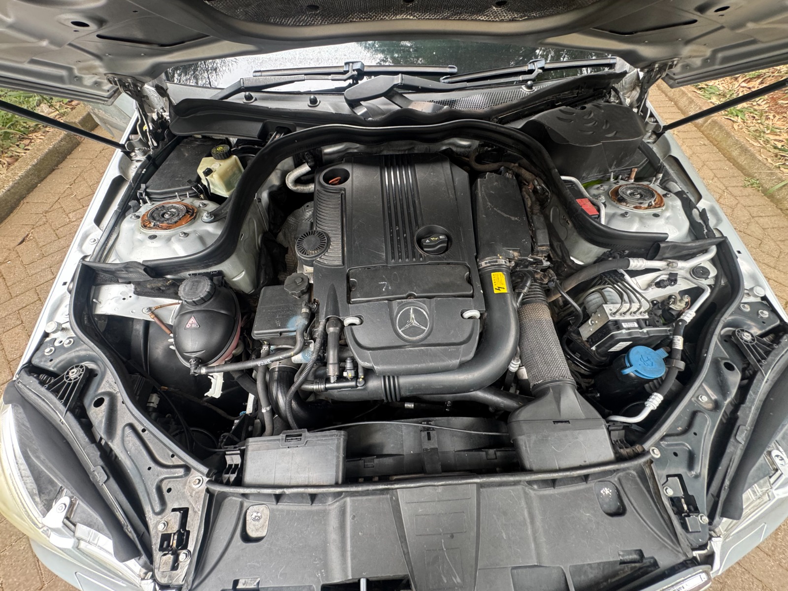 2010 Mercedes 𝐌𝐞𝐫𝐜𝐞𝐝𝐞𝐬 𝐁𝐞𝐧𝐳 𝐄𝟐𝟓𝟎 photo 15