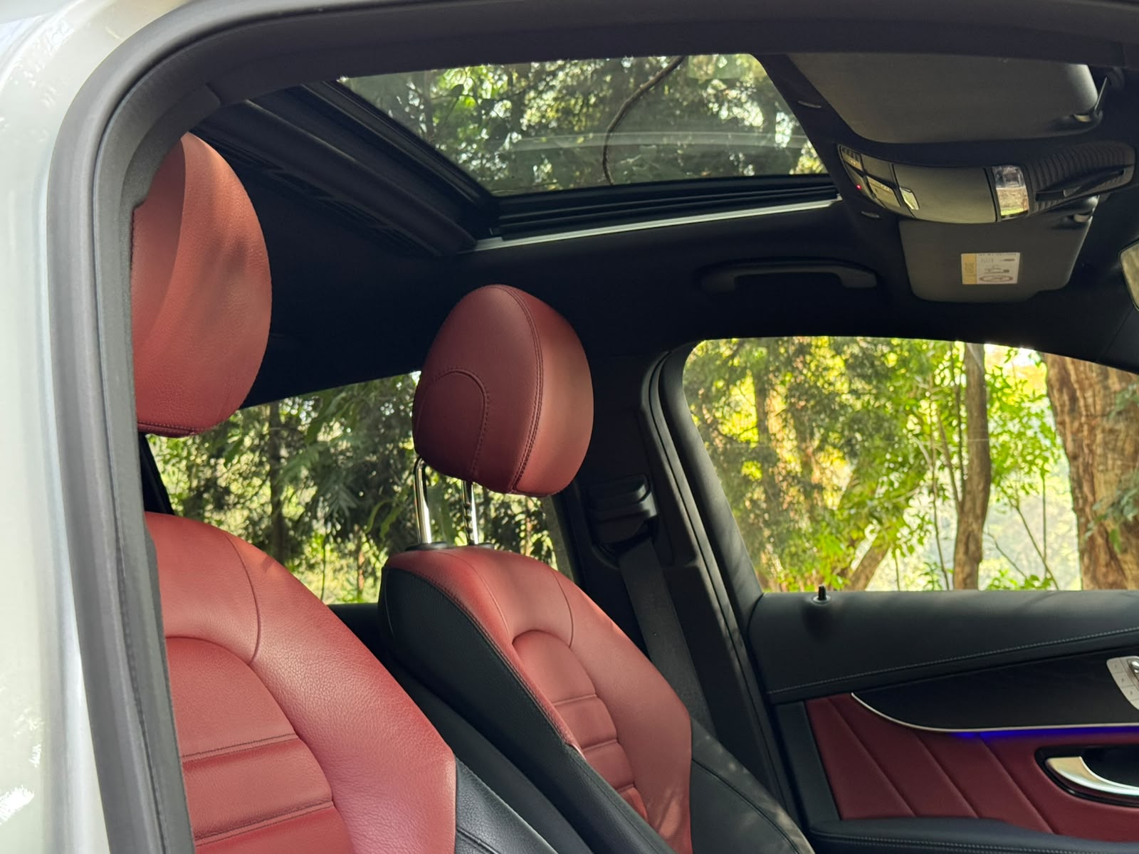 2020 Mercedes 𝐆𝐋𝐂𝟑𝟎𝟎 𝐂𝐎𝐔𝐏𝐄 photo 6