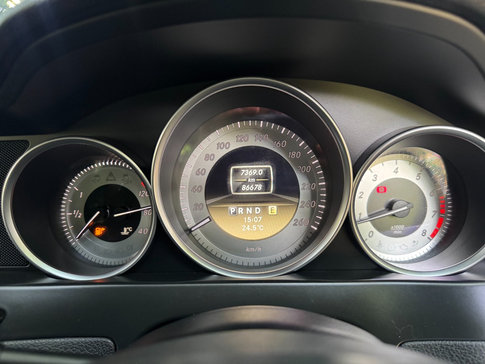 2011 Mercedes C200 photo 9