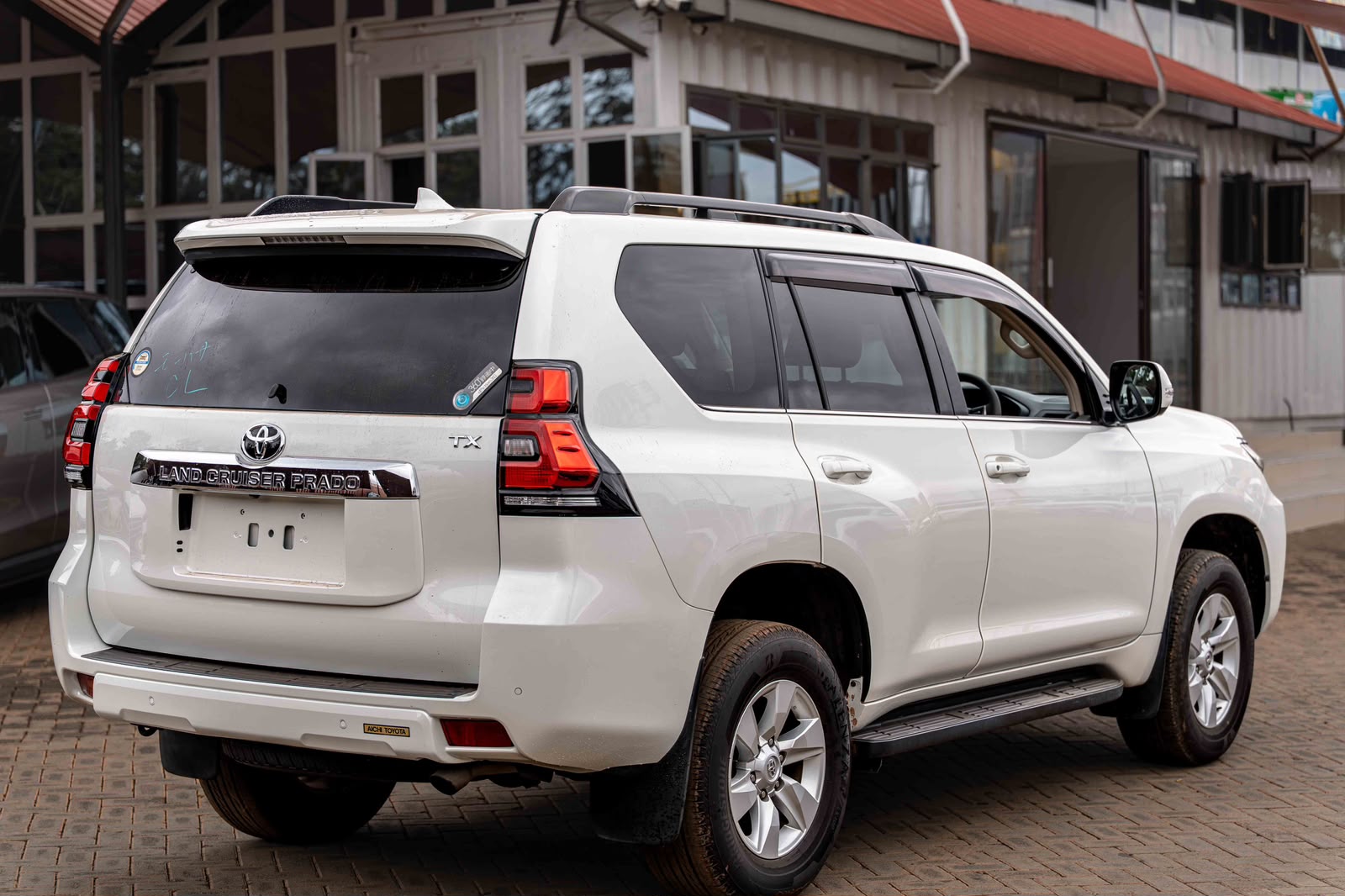 2020 Toyota PRADO TXL photo 8