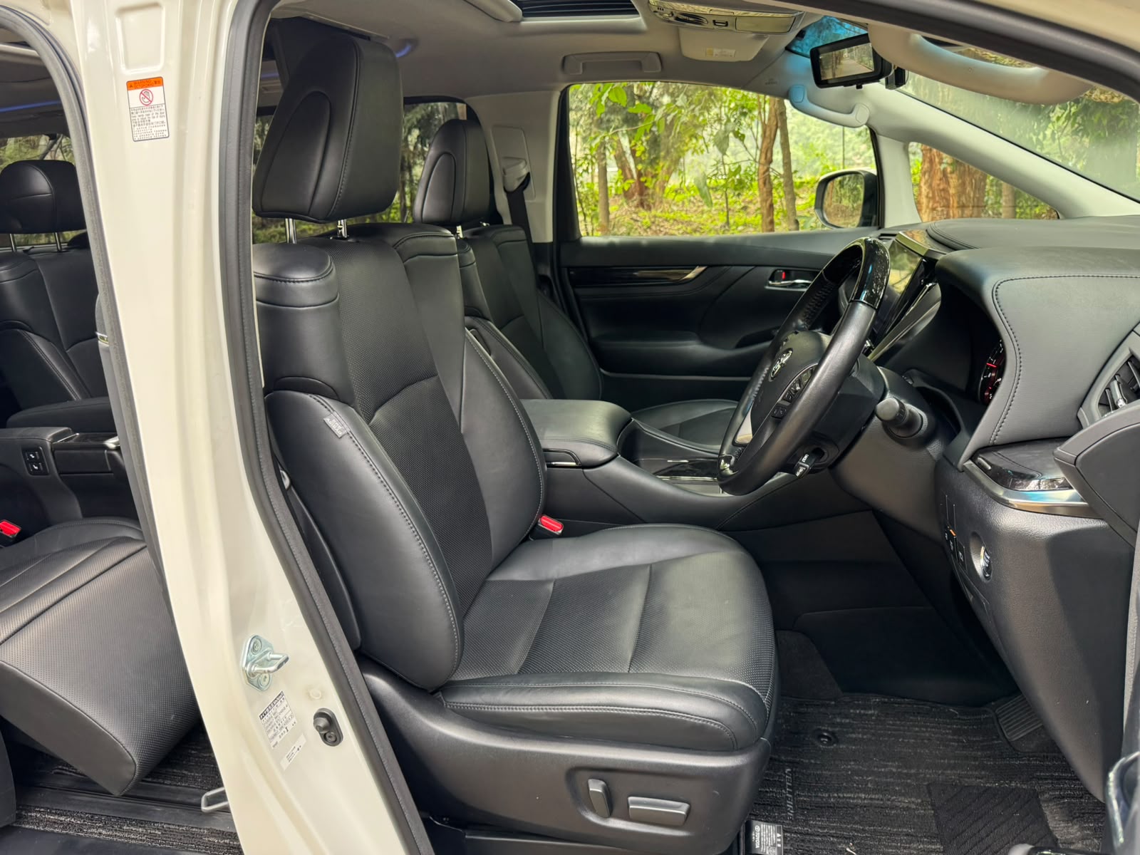 2019 Toyota 𝐕𝐄𝐋𝐋𝐅𝐈𝐑𝐄 photo 4