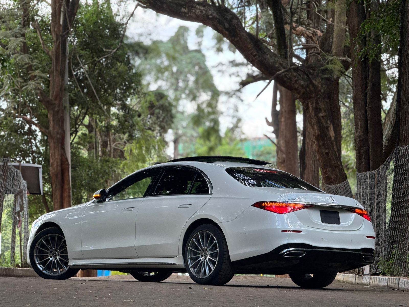 2021 Mercedes Benz S500 photo 3