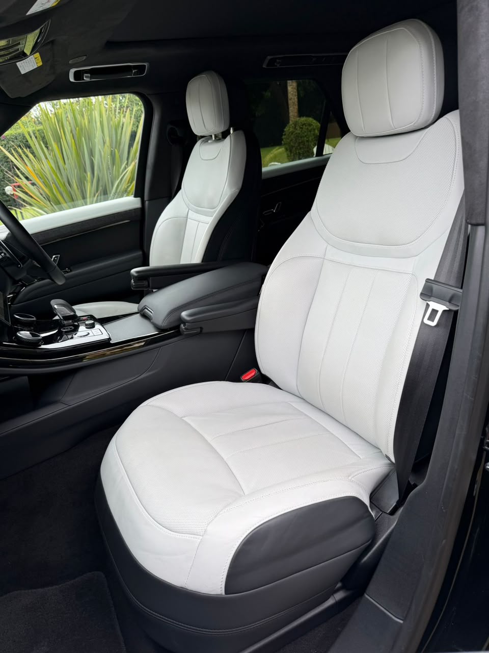 2023 Land Rover Autobiography (New Shape) photo 6