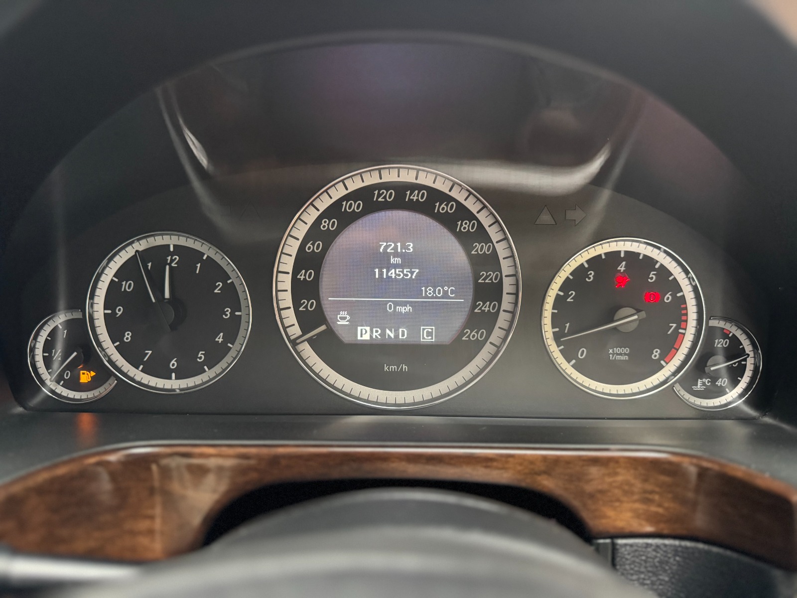 2010 Mercedes 𝐌𝐞𝐫𝐜𝐞𝐝𝐞𝐬 𝐁𝐞𝐧𝐳 𝐄𝟐𝟓𝟎 photo 5
