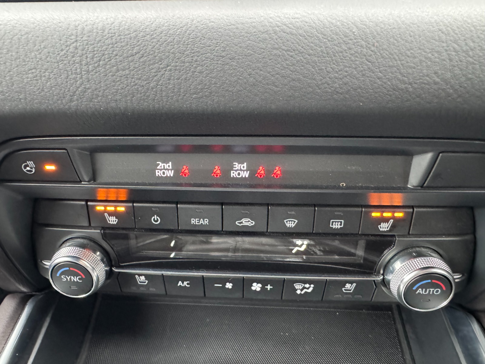 2026 Mazda 𝐂𝐗-𝟖 𝐀𝐖𝐃 photo 15