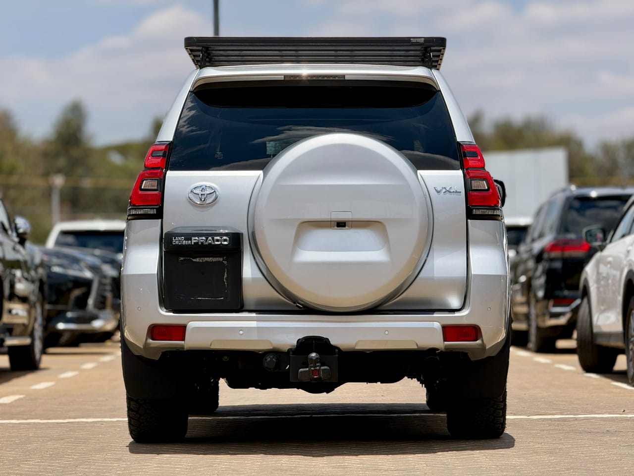2021 Toyota LAND CRUISER PRADO VXL photo 4