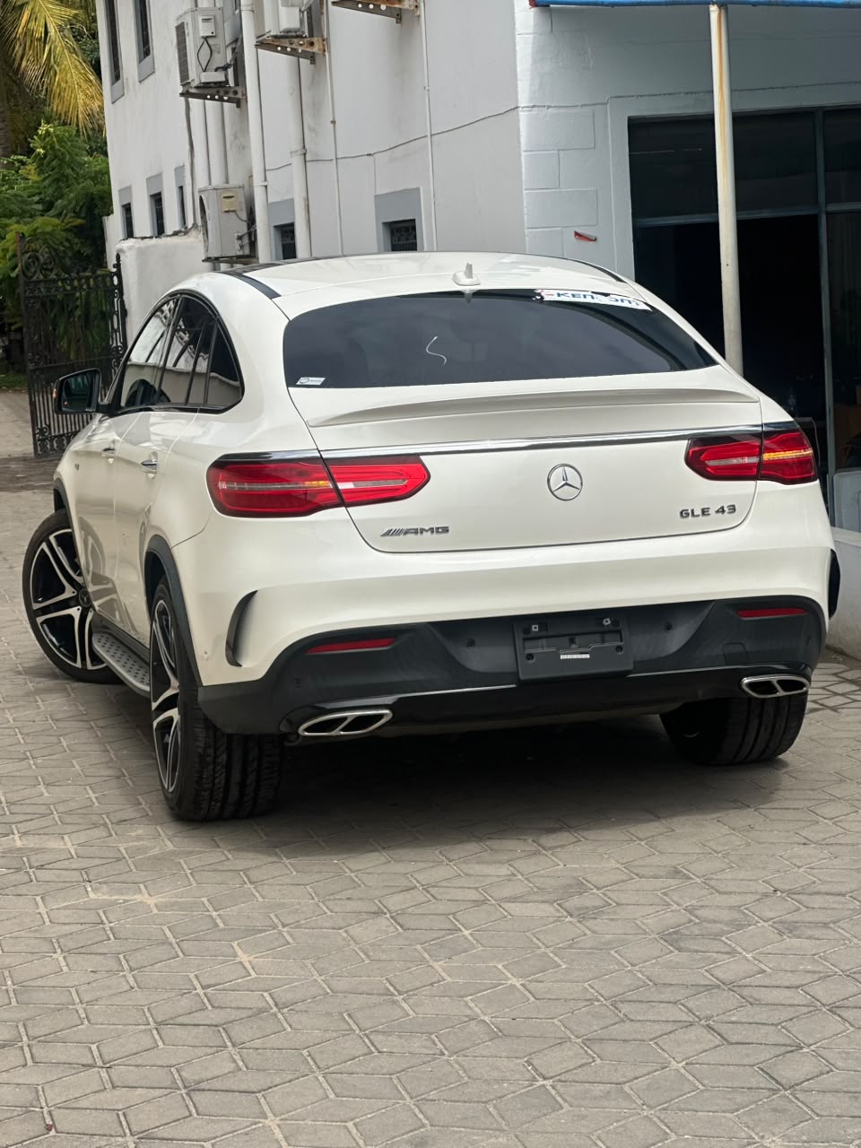2019 Mercedes-Benz GLE 43 AMG 4MATIC Mercedes-Benz photo 3