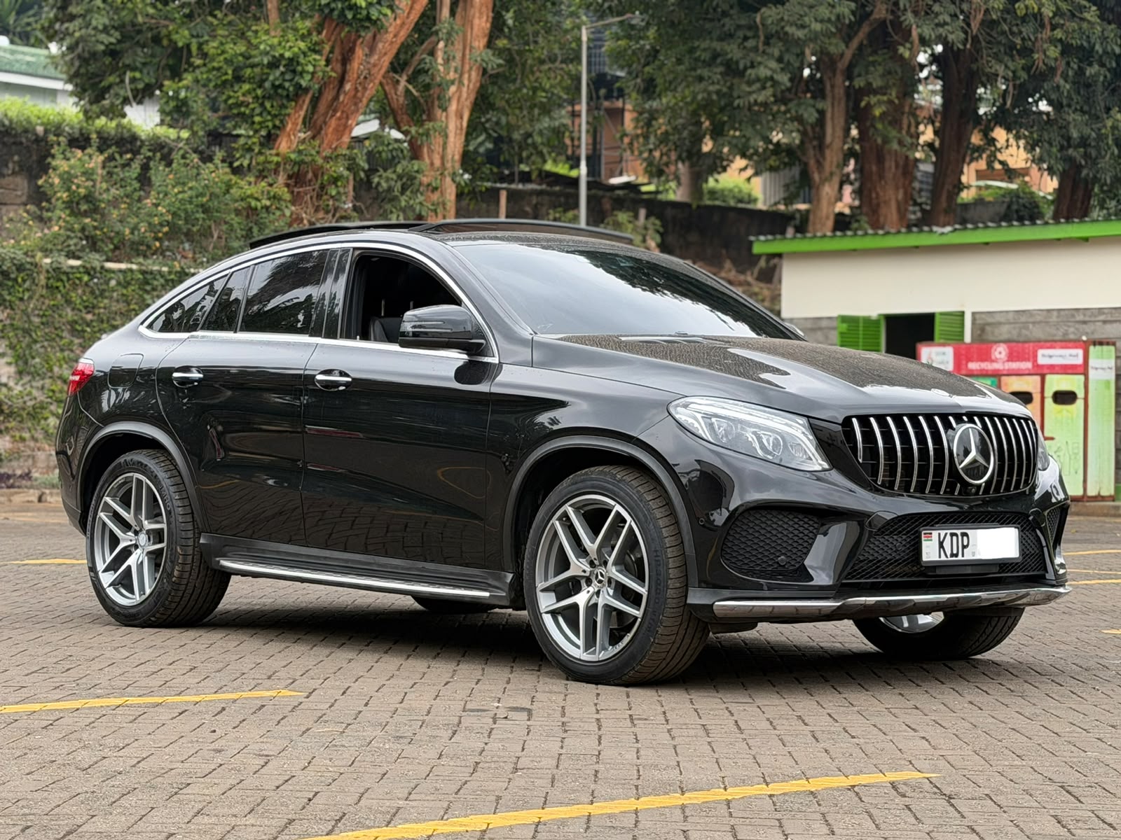 2017 Mercedes GLE350D COUPE AMG-LINE photo 3