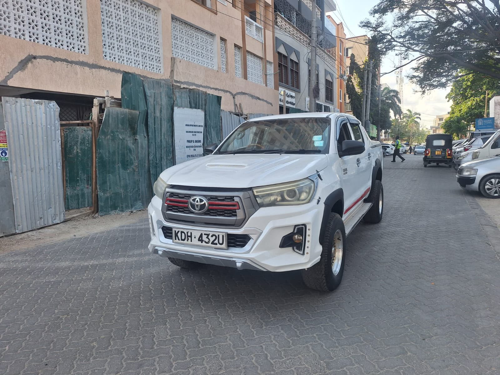 Toyota HILUX REVOLUTION Double Cab Pickup