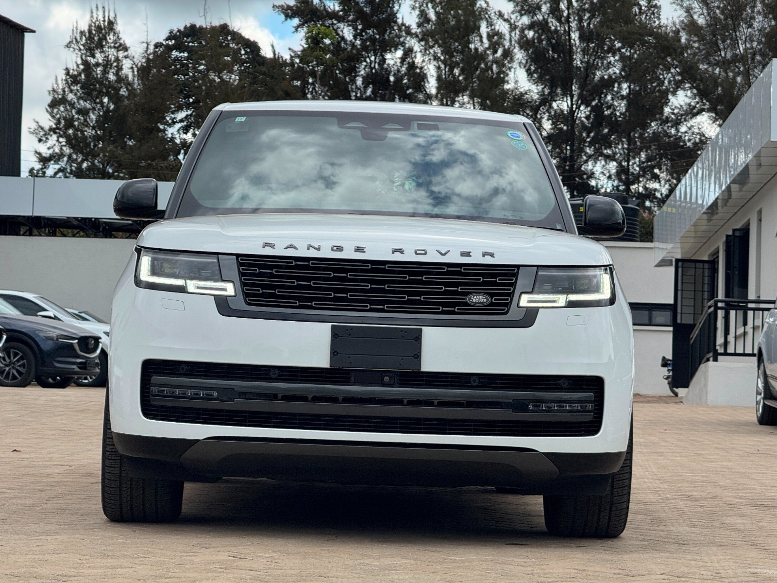 2023 Land Rover 𝐑𝐀𝐍𝐆𝐄 𝐑𝐎𝐕𝐄𝐑 𝐀𝐔𝐓𝐎𝐁𝐈𝐎𝐆𝐑𝐀𝐏𝐆𝐇𝐘 photo 4