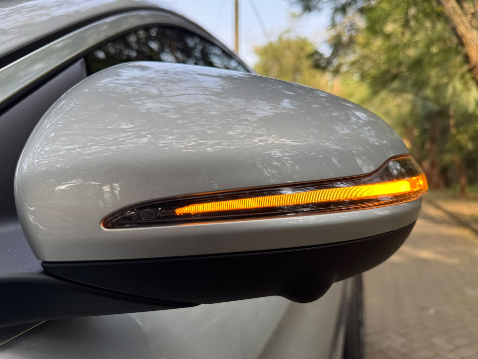 2020 Mercedes 𝐆𝐋𝐂𝟑𝟎𝟎 𝐂𝐎𝐔𝐏𝐄 photo 5