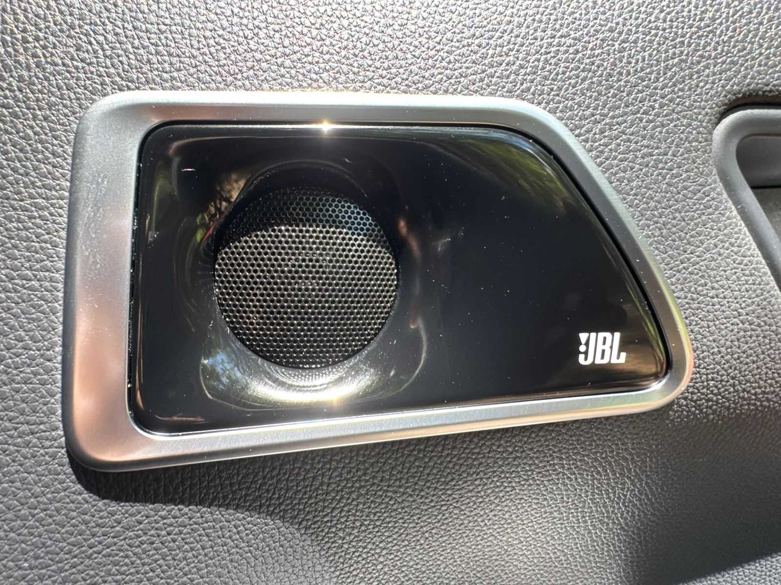 2022 Toyota 𝐋𝐀𝐍𝐃𝐂𝐑𝐔𝐈𝐒𝐄𝐑 𝐋𝐂𝟑𝟎𝟎 𝐆𝐑 𝐒𝐏𝐎𝐑𝐓 photo 17