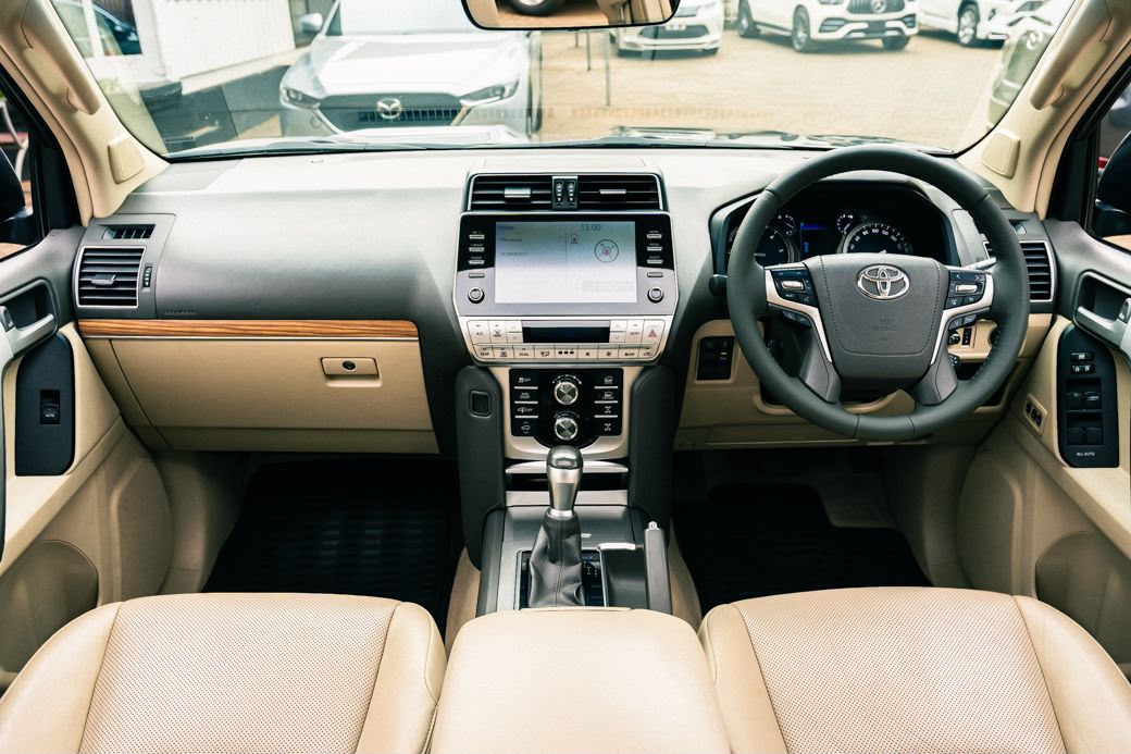 2021 Toyota Land Cruiser Prado VXL photo 8