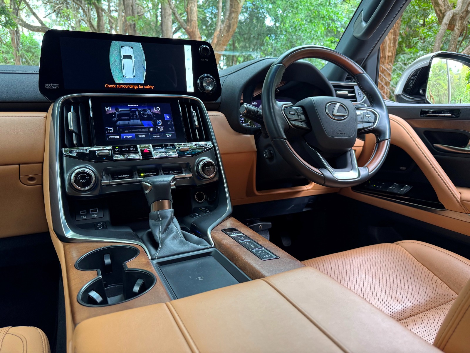 2023 Lexus LX600 photo 13