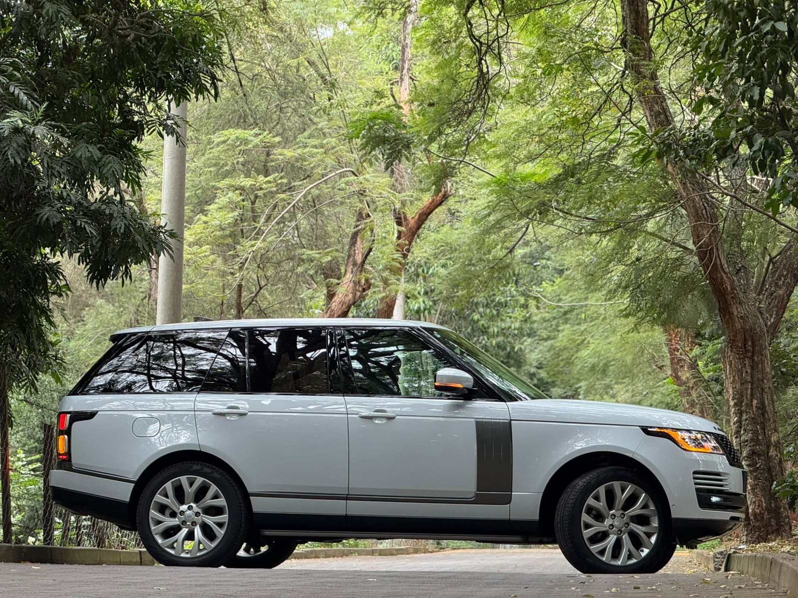 2019 Rand Rover 𝐑𝐀𝐍𝐆𝐄 𝐑𝐎𝐕𝐄𝐑 𝐕𝐎𝐆𝐔𝐄 photo 4