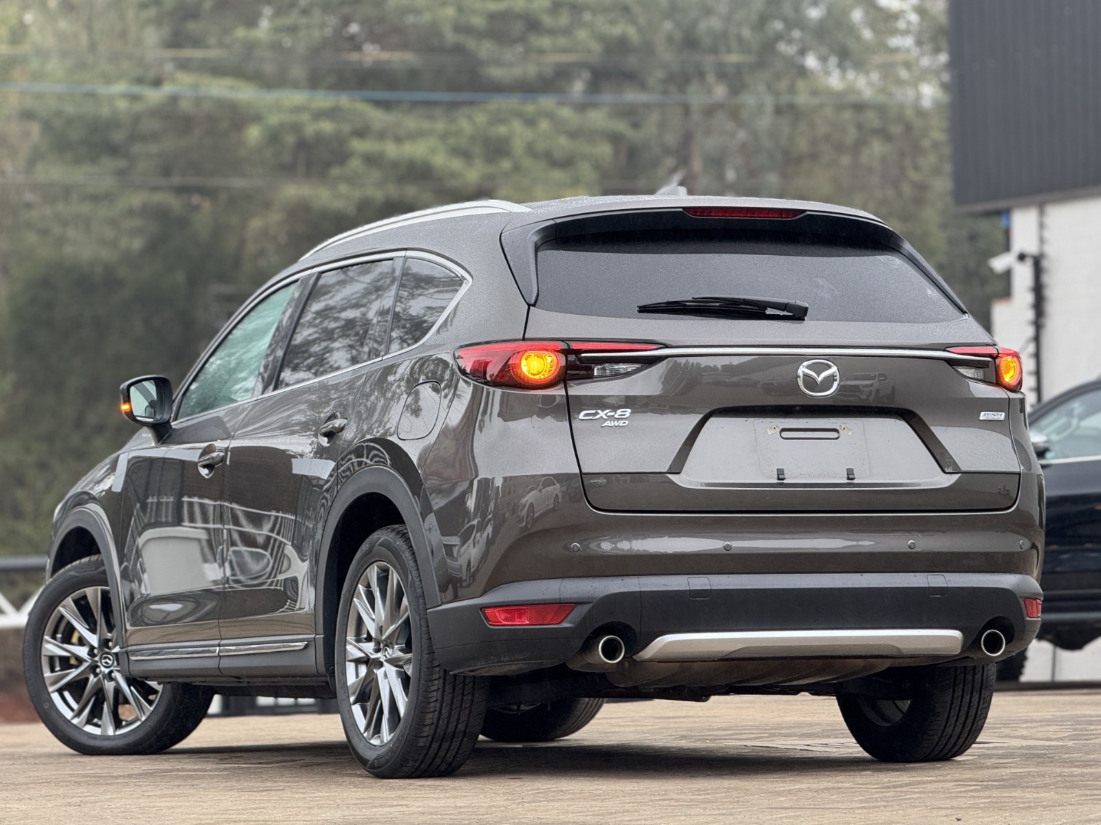 Mazda 𝐂𝐗-𝟖 𝐀𝐖𝐃