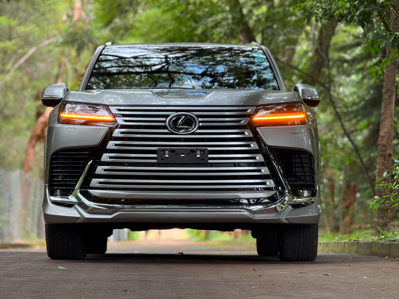 Lexus LX600
