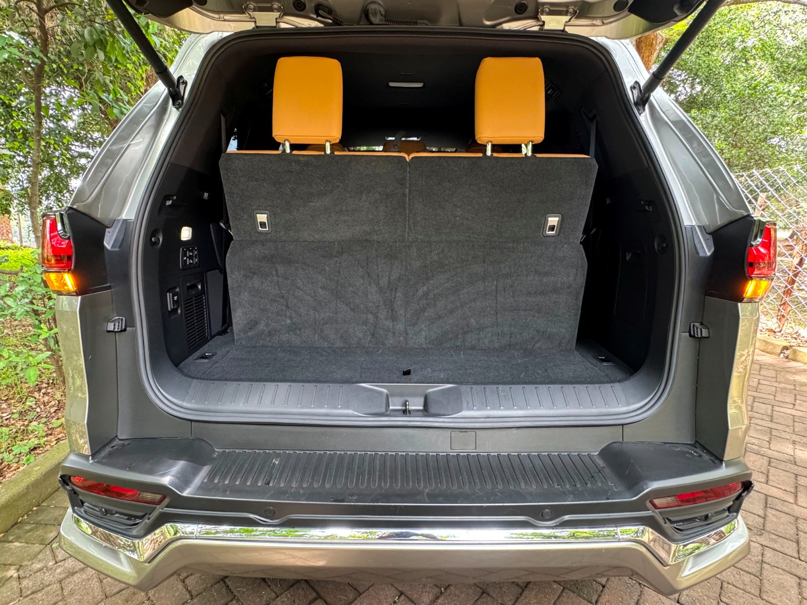2022 Lexus LX600 photo 7