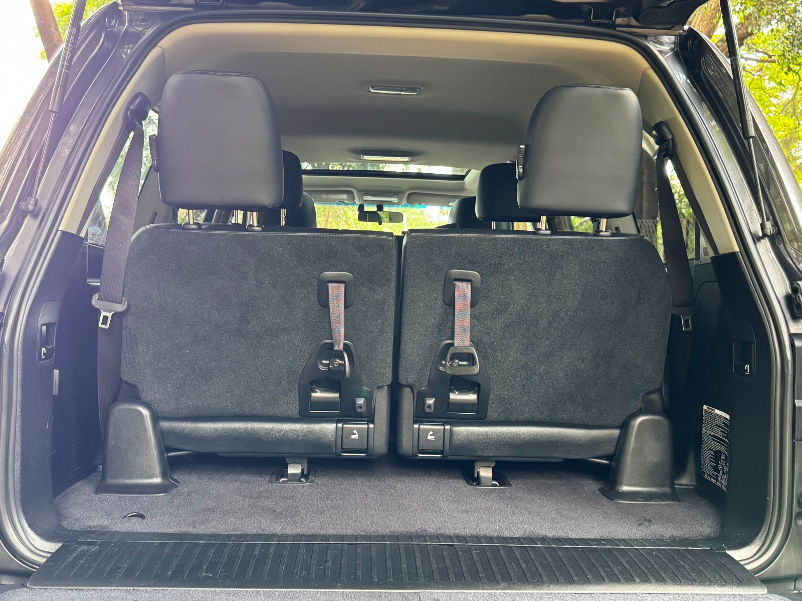 2018 Toyota 𝐋𝐀𝐍𝐃𝐂𝐑𝐔𝐈𝐒𝐄𝐑 photo 9